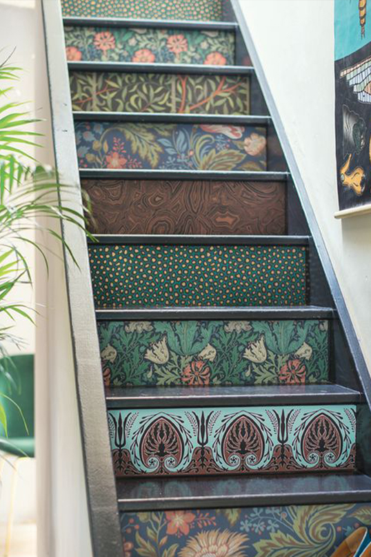 inspiration escalier avec papier peint