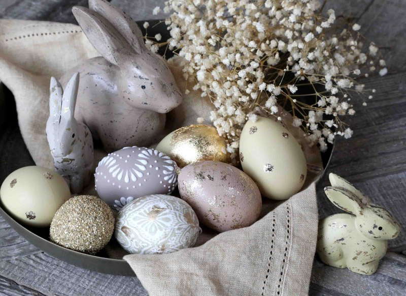 fête de Pâques déco oeufs et lapins