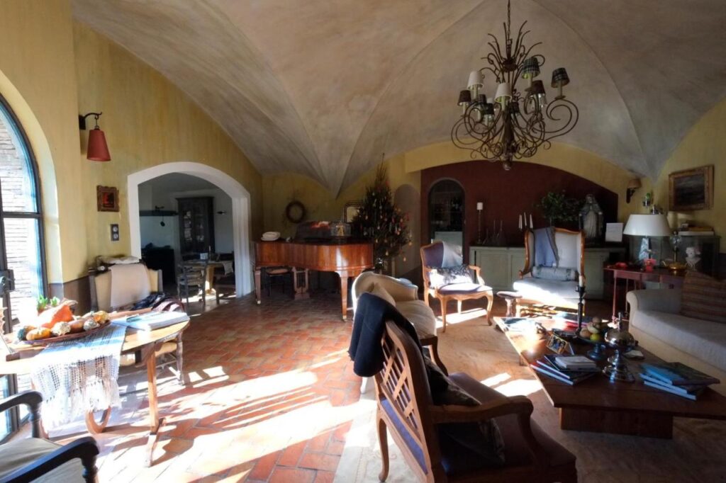 chambre classique chic dans une bastide provençale