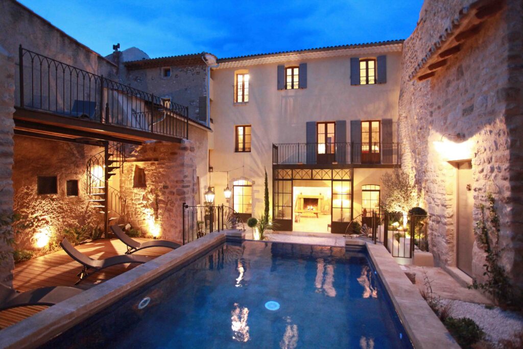 maison d'hôte provençale avec piscine