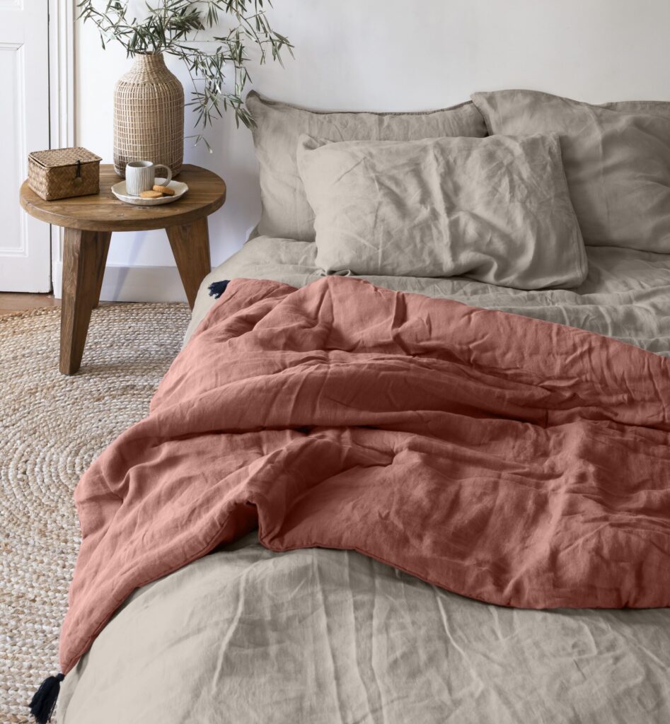 Parure de lit en lin collection songe coloris terre cuite carré blanc