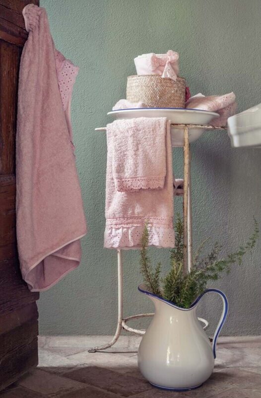 serviette de toilette rose blanc mariclo
